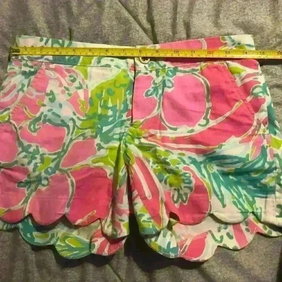 Lilly Pulitzer Buttercup Short - Dont Give A Cluck - Picture 4 of 5